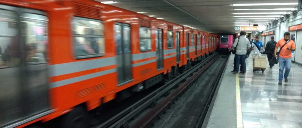 metro tacuba anden